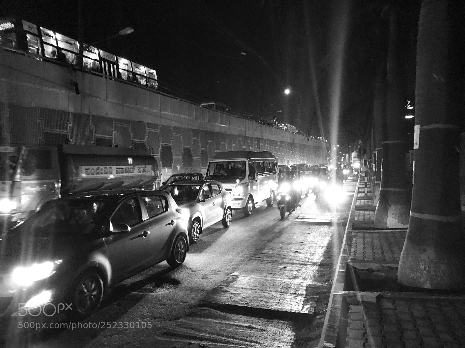 Apple iPhone 7 sample photo. Rush hour traffic in photography