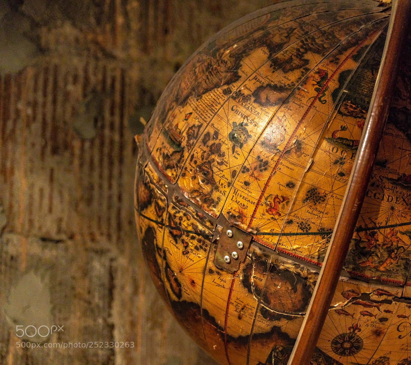 Sony a7R II sample photo. Richness in the globe photography