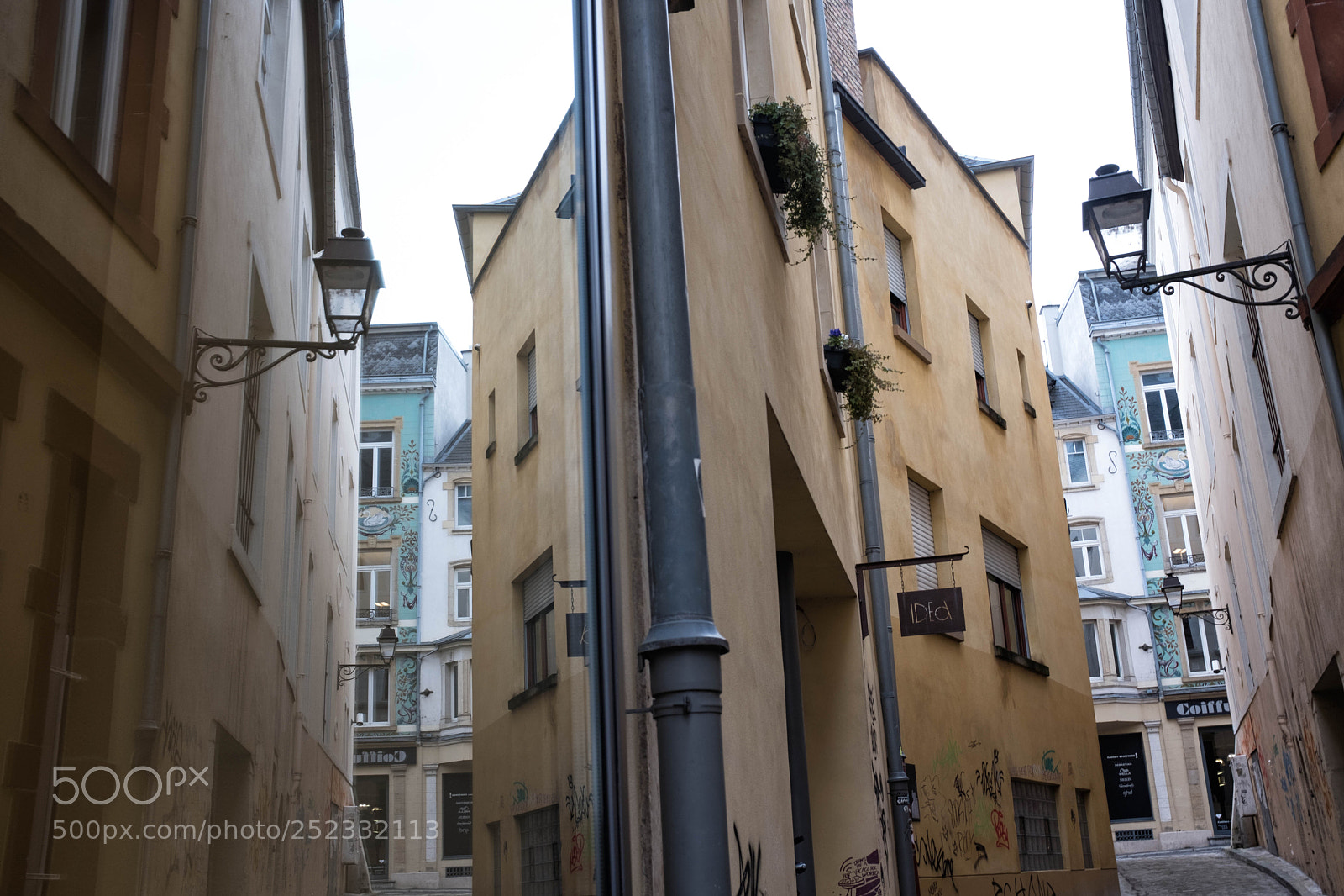 Fujifilm X100F sample photo. Street reflections photography