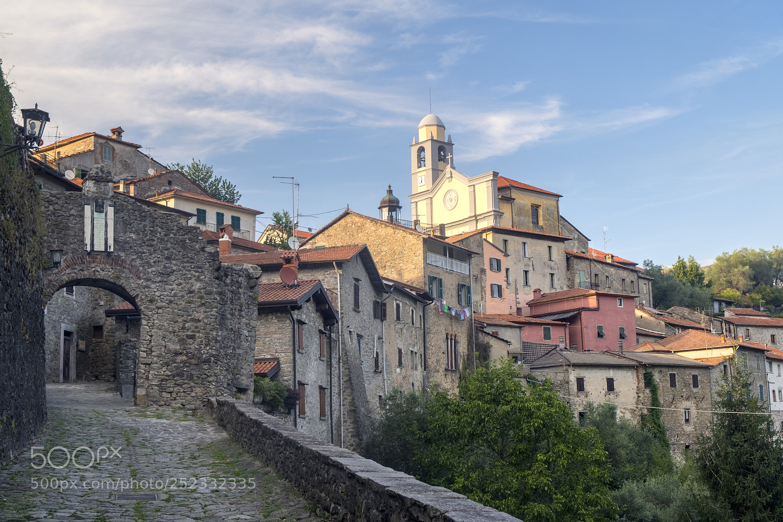 Fujifilm X-T2 sample photo. Mulazzo, old village in photography