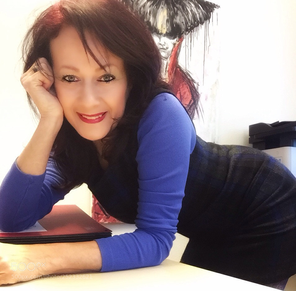 Apple iPhone 6 sample photo. Office/selfie photography