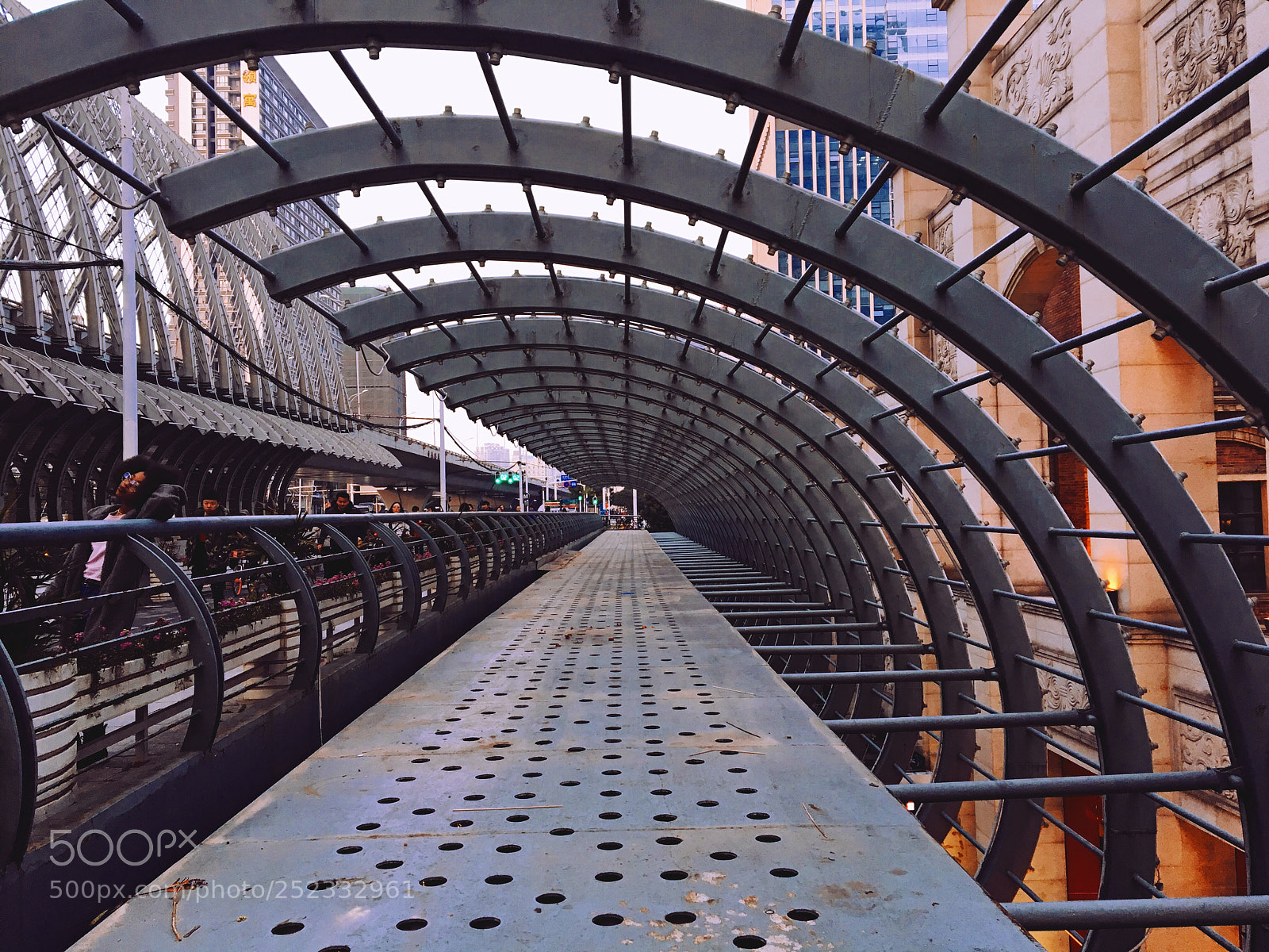 Apple iPhone 6s sample photo. 武汉汉街的一座桥 photography