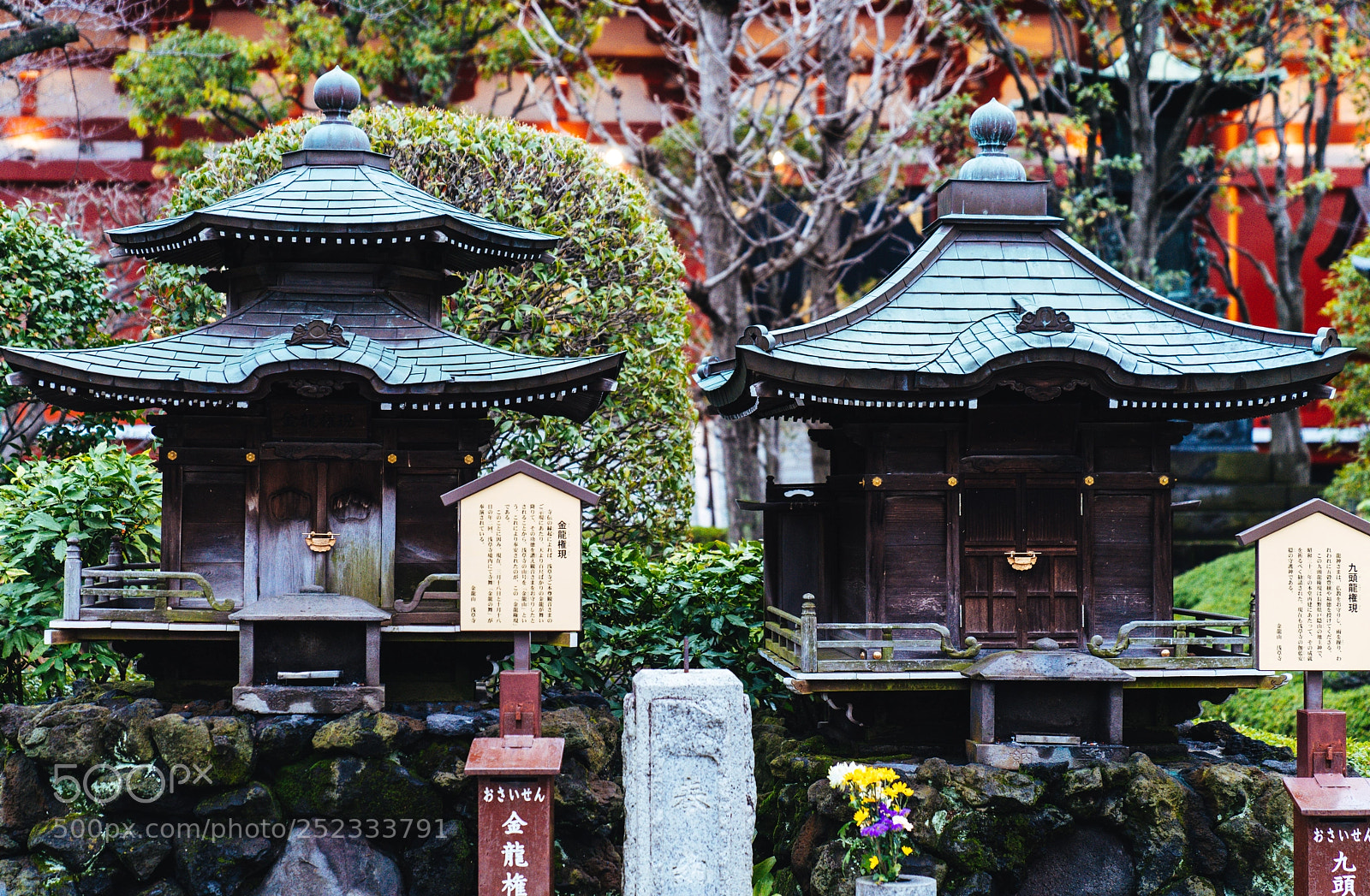 Sony a7R III sample photo. Miniature shrines - 権現 temple photography