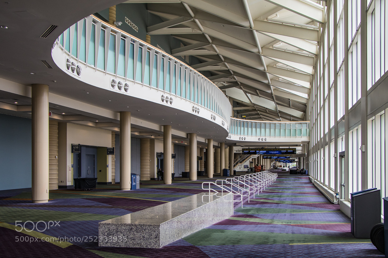 Canon EOS 80D sample photo. Curvaceous foyer photography