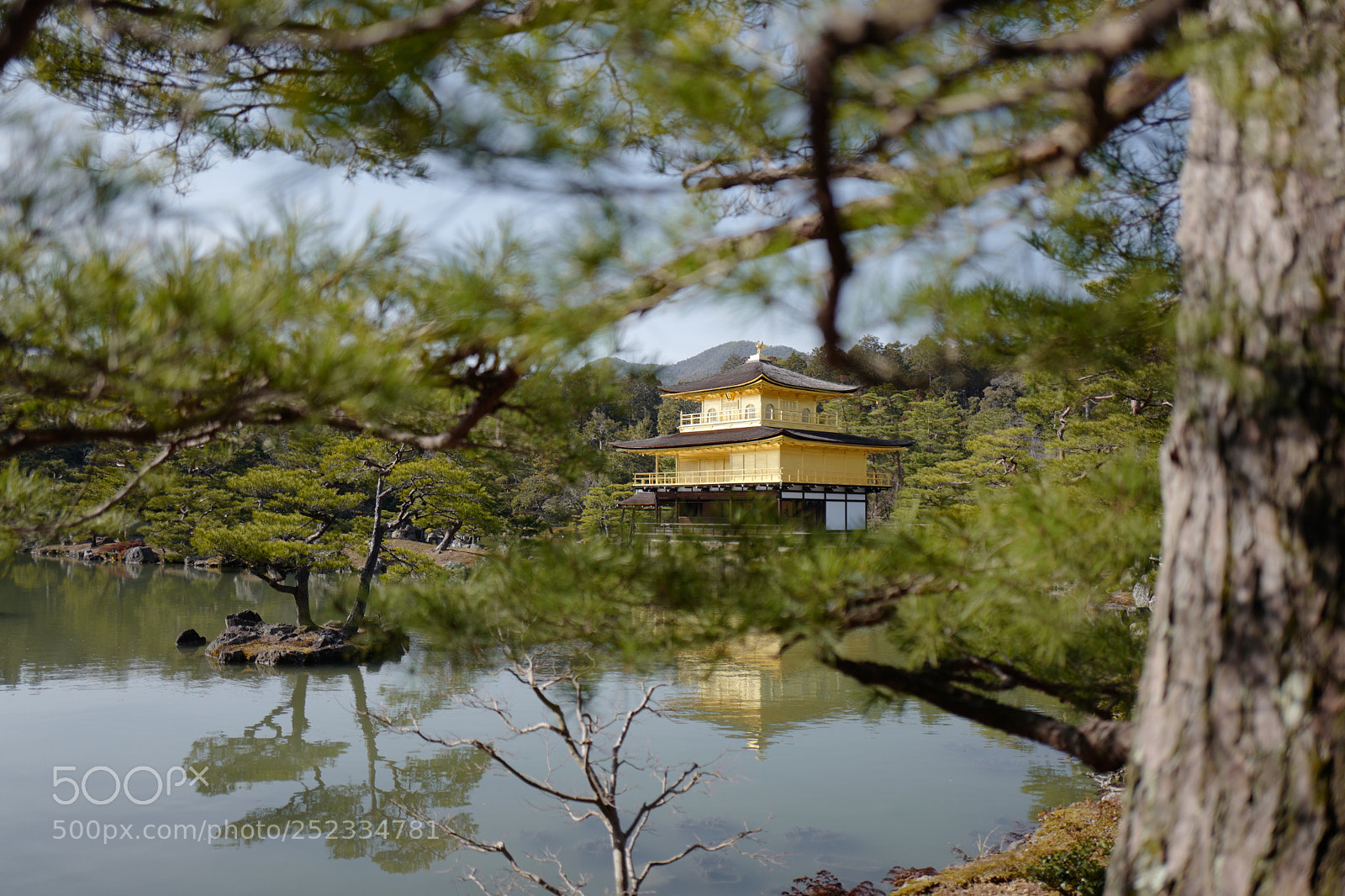 Leica Q (Typ 116) sample photo. Golden pavilion  photography
