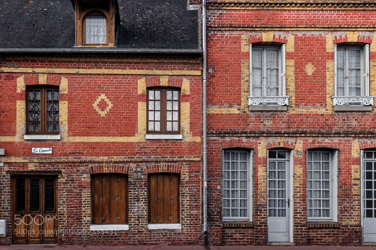 Canon EOS 600D (Rebel EOS T3i / EOS Kiss X5) sample photo. Les maisons en briques photography