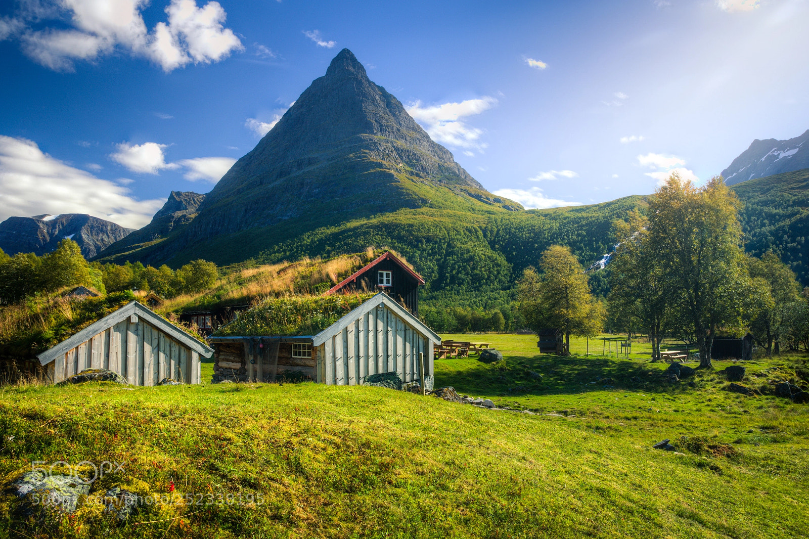 Canon EOS 600D (Rebel EOS T3i / EOS Kiss X5) sample photo. Autumnal innerdalen valley photography