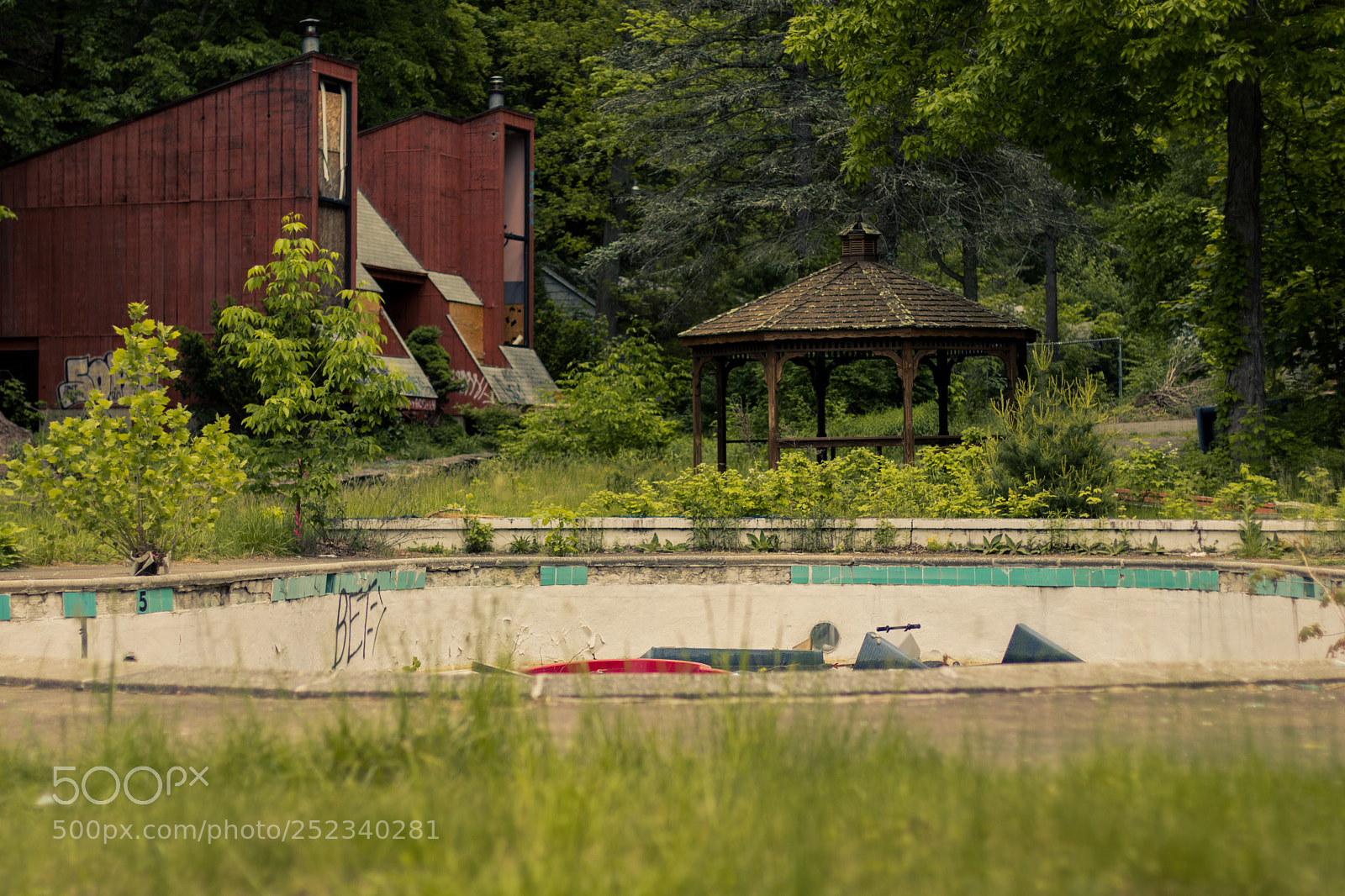 Canon EOS 77D (EOS 9000D / EOS 770D) sample photo. Poolside photography