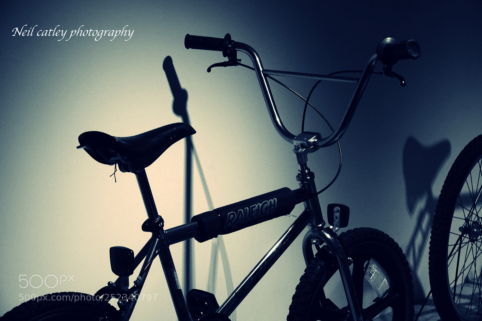 Sony a6000 sample photo. Shadows photography