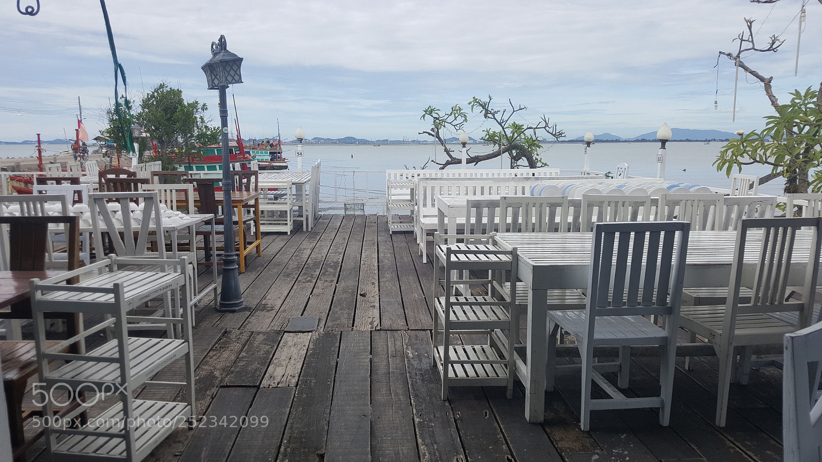 Samsung Galaxy Note5 sample photo. Beach restaurant photography