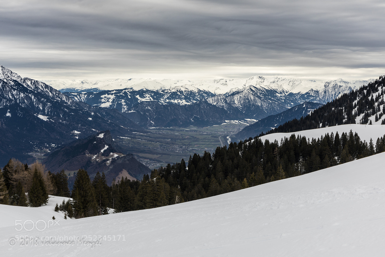 Canon EOS 5D Mark IV sample photo. Winter valley photography