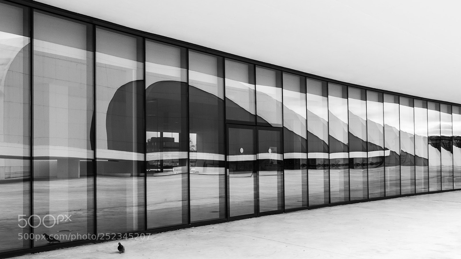 Panasonic Lumix DMC-LX100 sample photo. Niemeyer center of avil photography