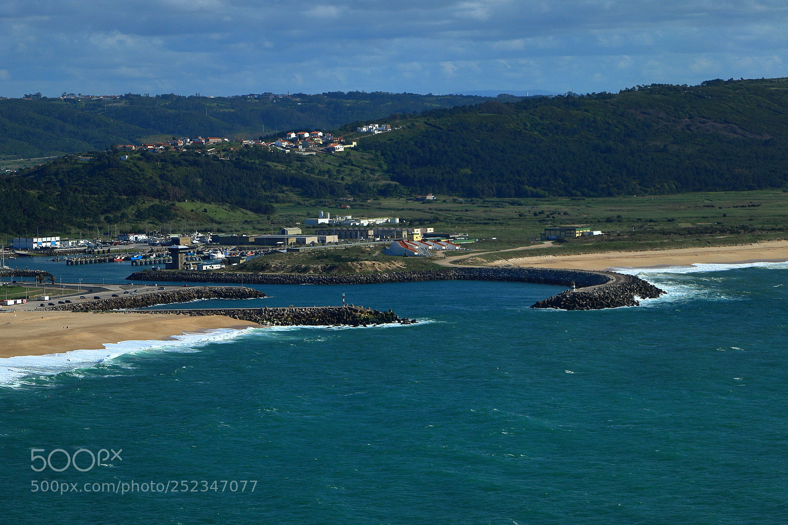 Canon EOS 70D sample photo. The port and the photography
