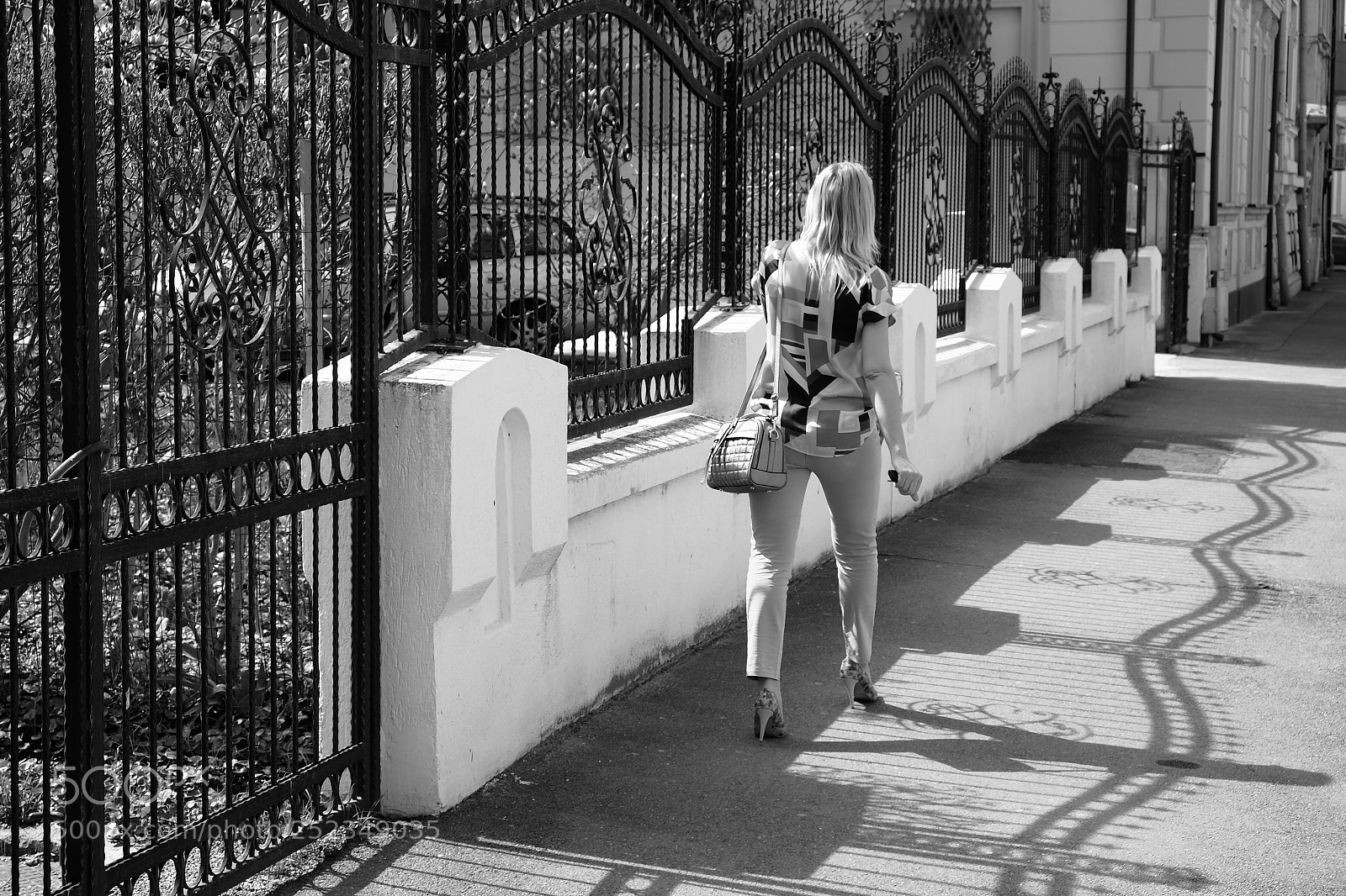 Fujifilm X-E2S sample photo. Walking through waves photography