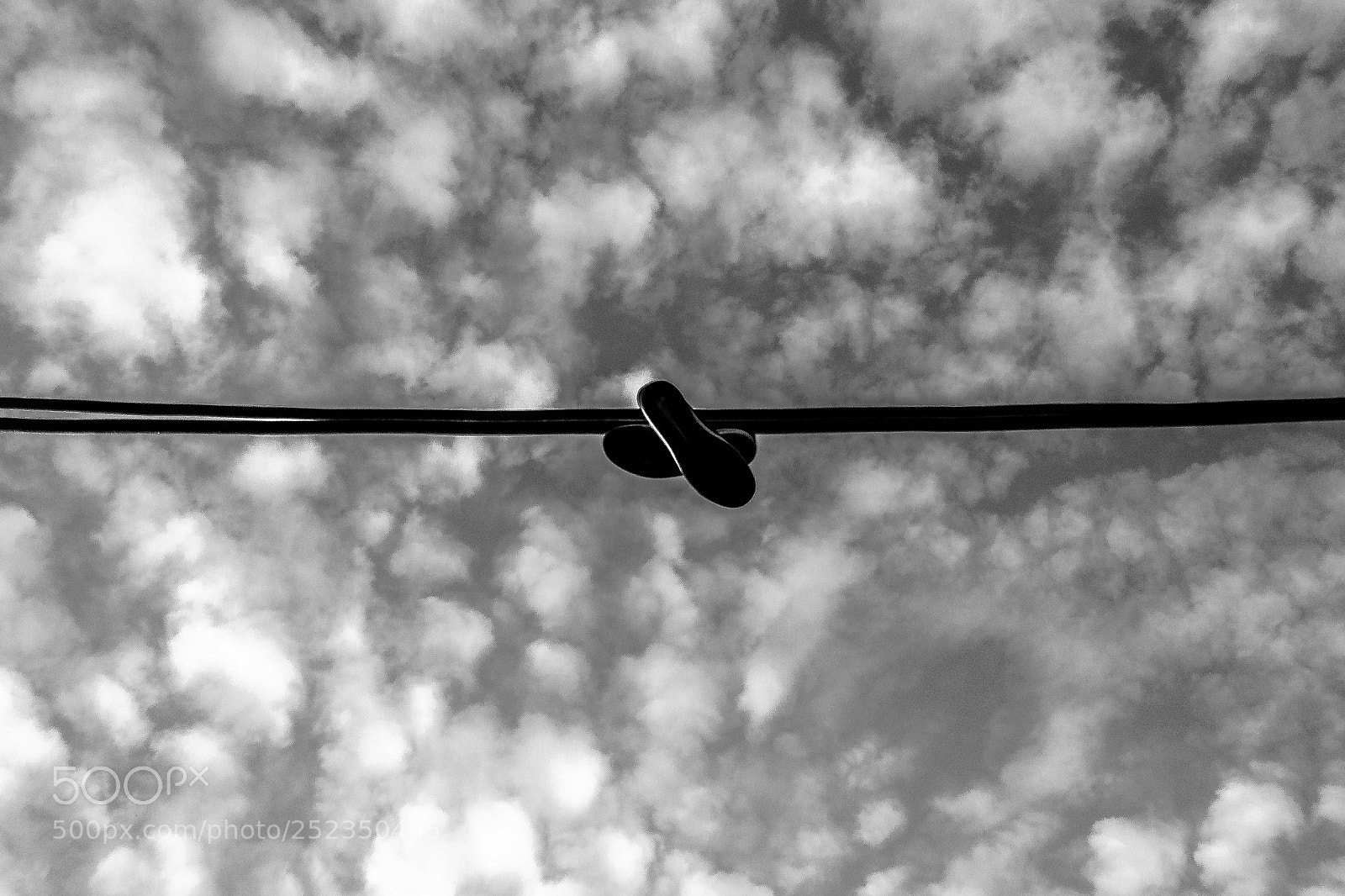 Canon EOS 500D (EOS Rebel T1i / EOS Kiss X3) sample photo. Footsteps on sky photography