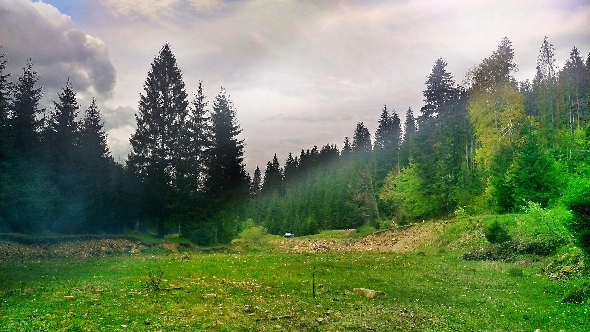 HTC ONE M9 sample photo. Dark vs light photography