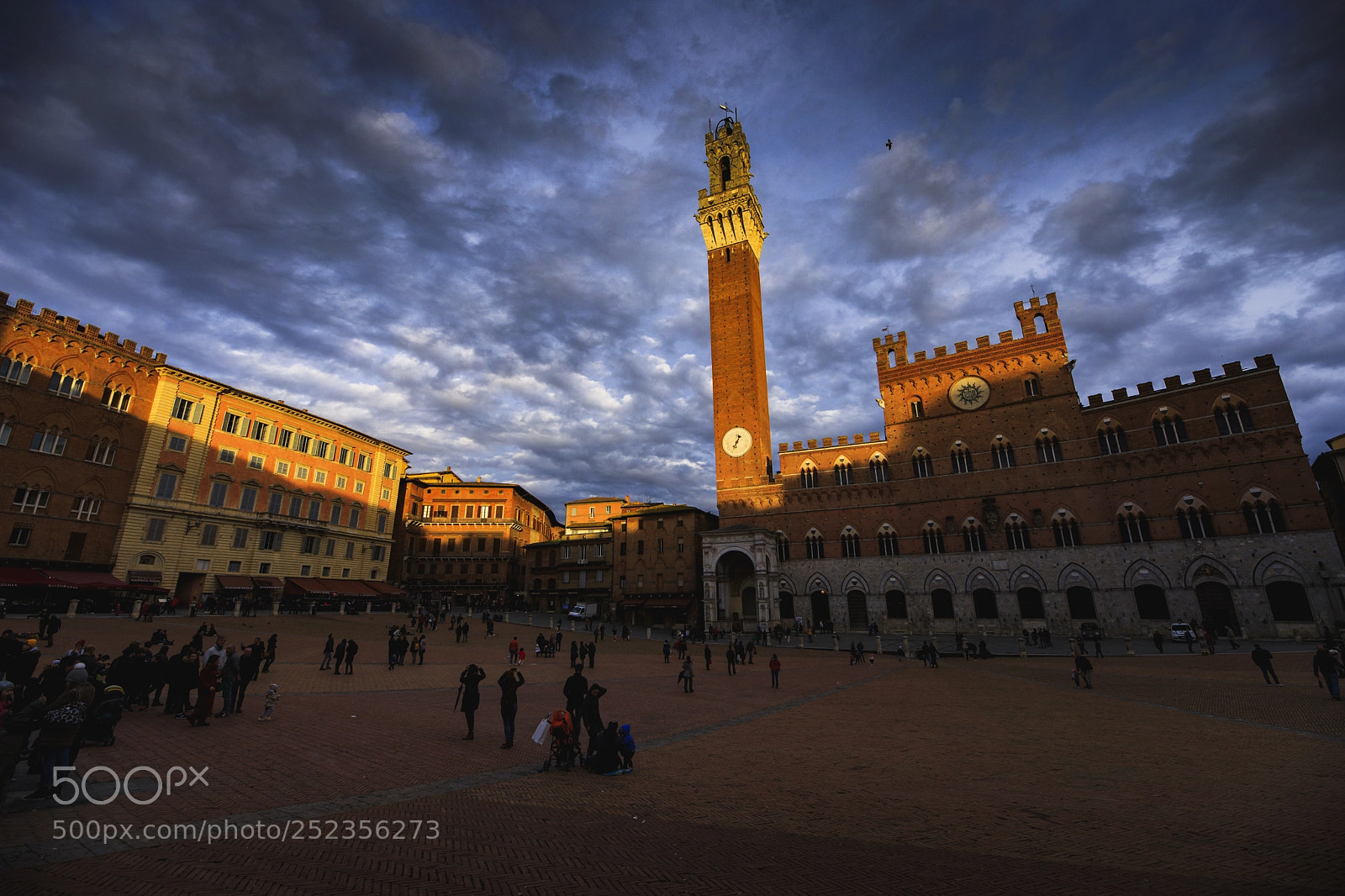 Canon EOS 5D Mark IV sample photo. Sunset over siena photography