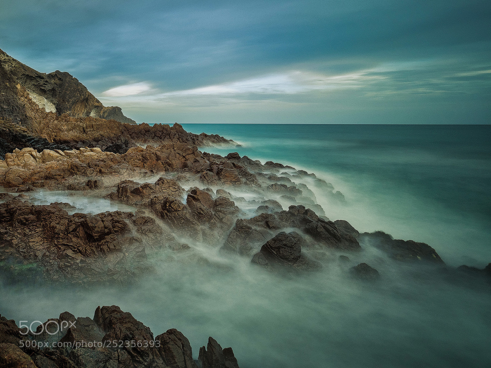 Olympus OM-D E-M5 II sample photo. Nubes en el mar photography