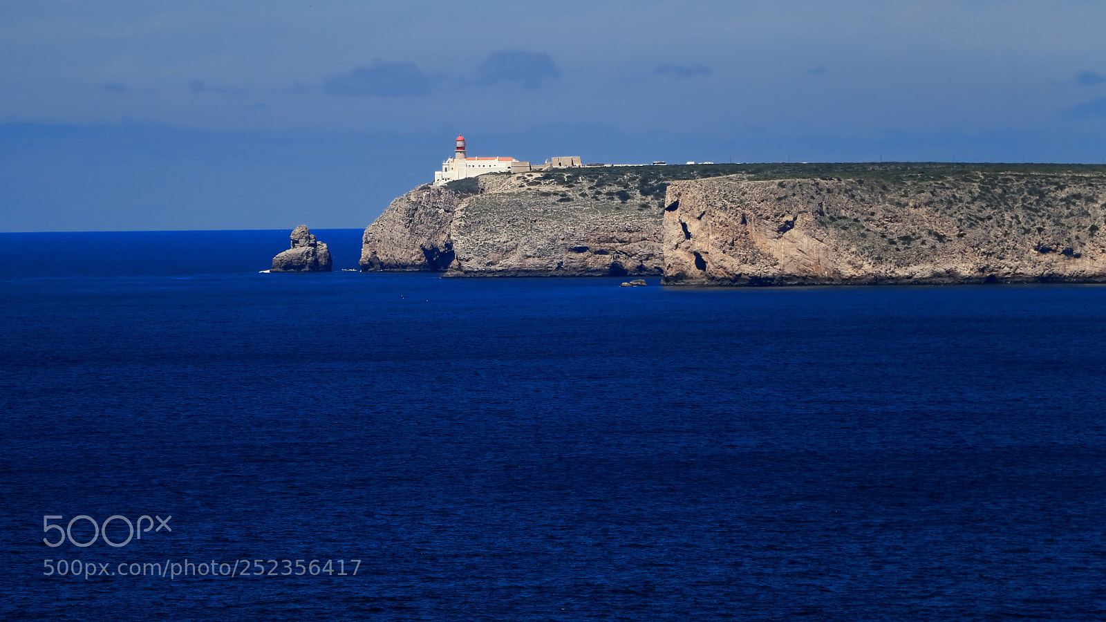 Canon EOS 70D sample photo. Lighthouse on the cliff photography