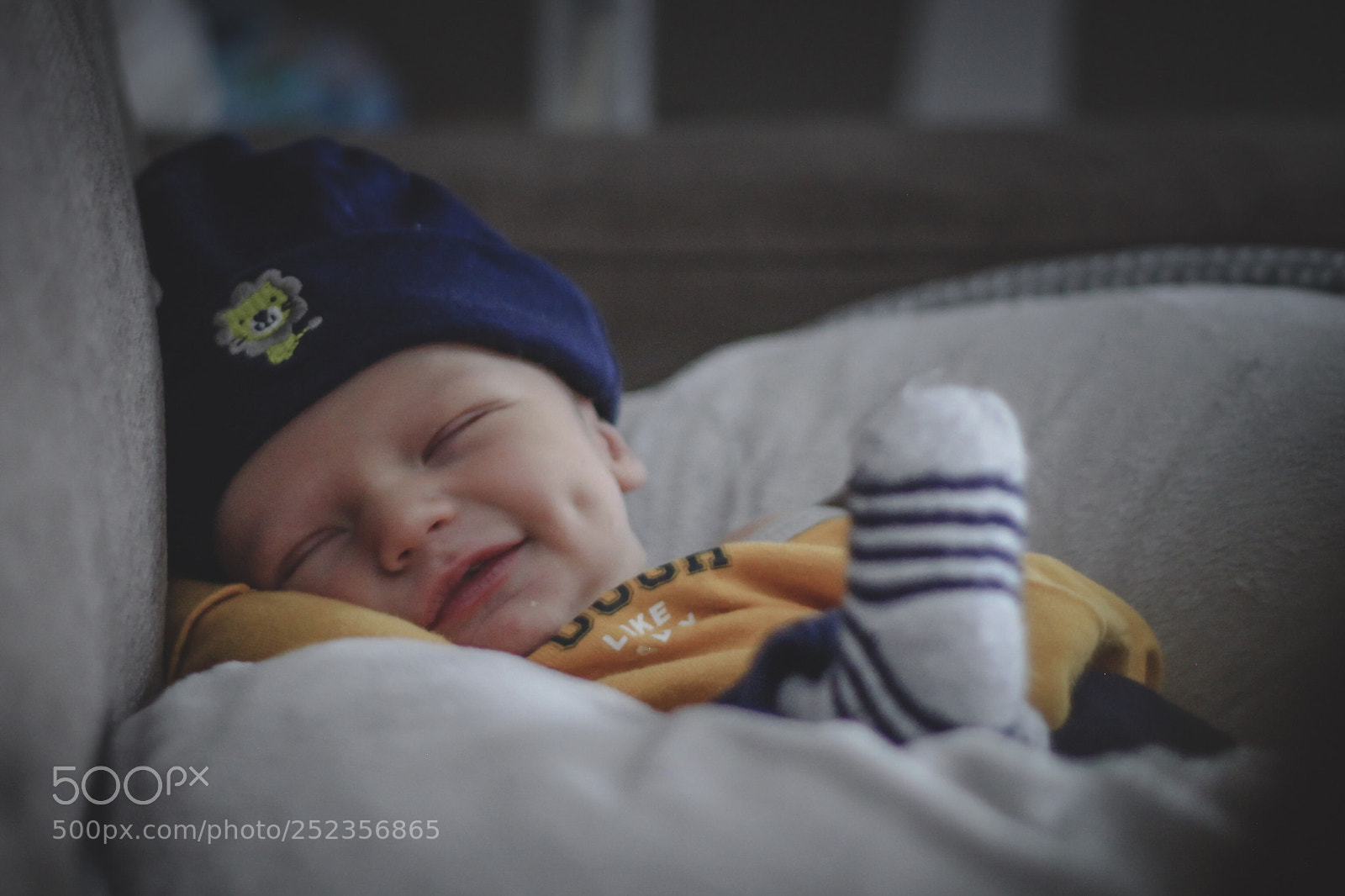 Canon EOS 500D (EOS Rebel T1i / EOS Kiss X3) sample photo. Smiling nap photography