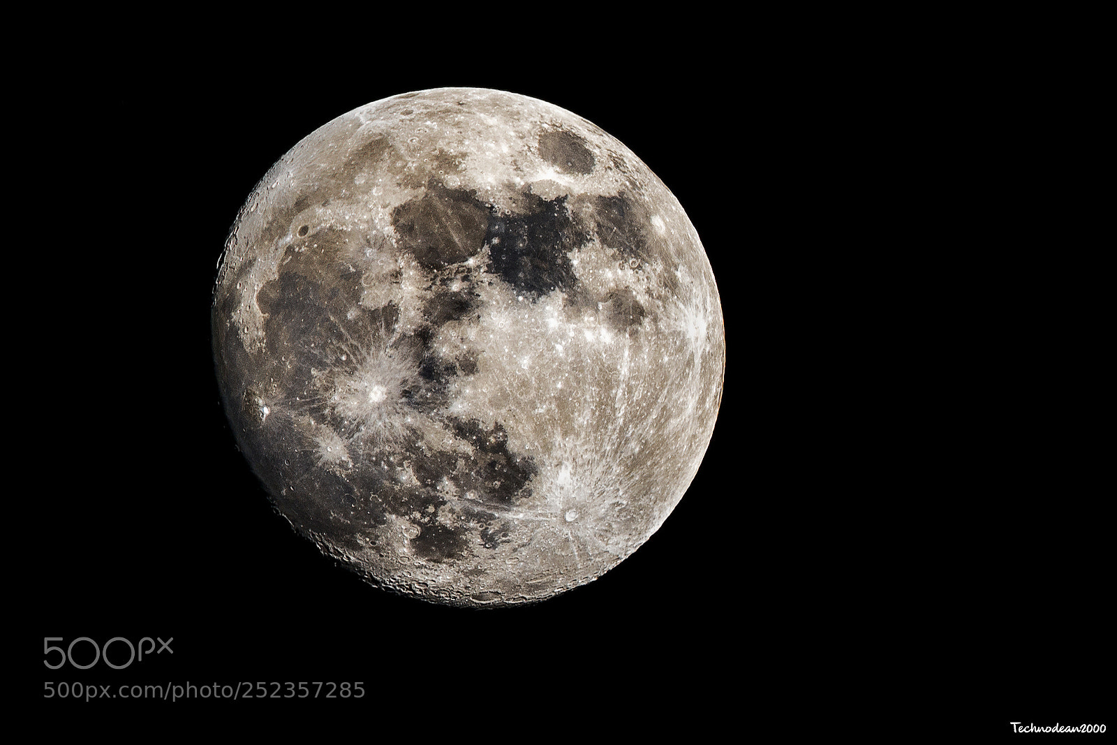 Nikon D810 sample photo. Moon pic photography
