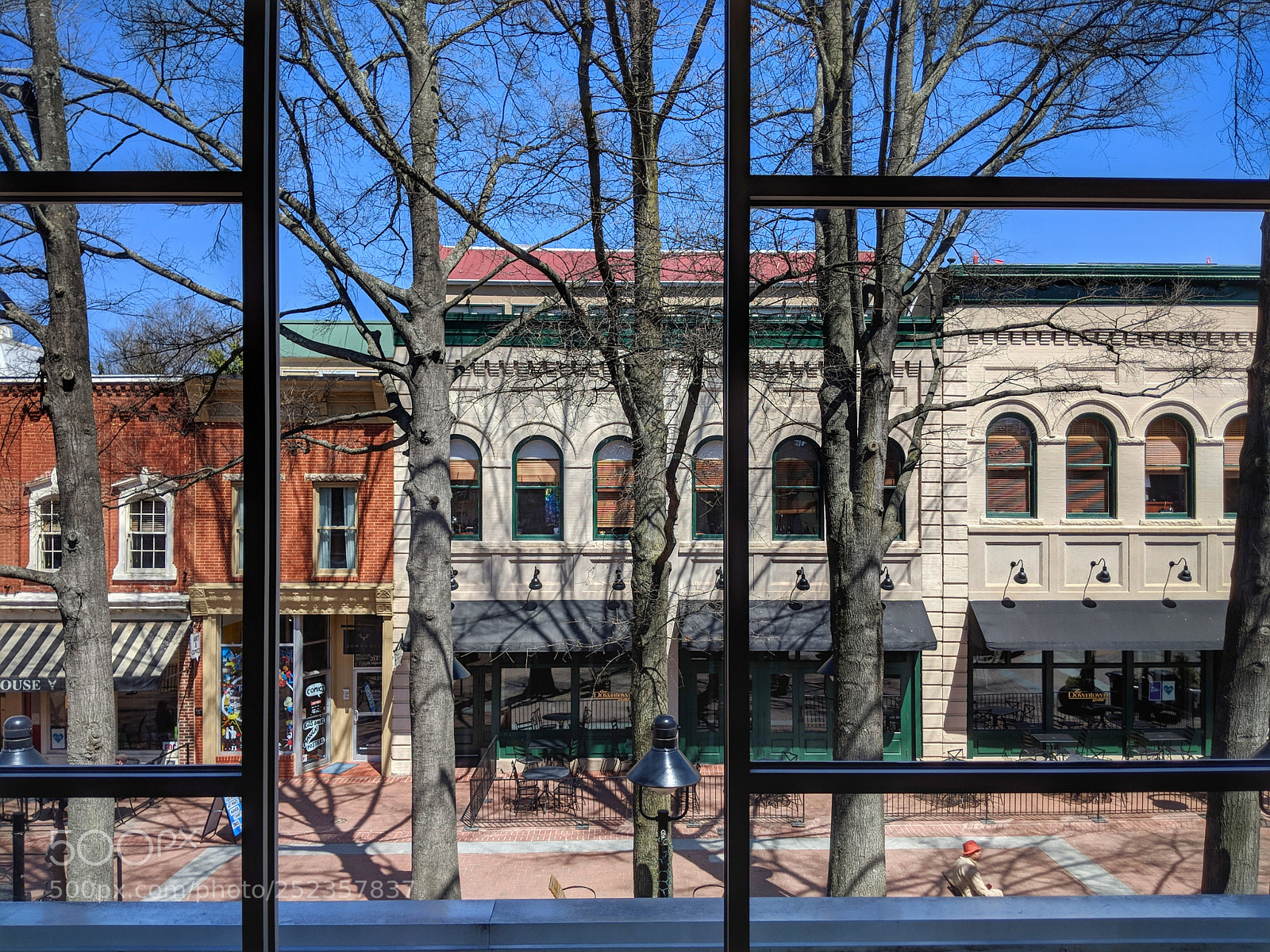 Google Pixel 2 sample photo. Spring day on downtown photography