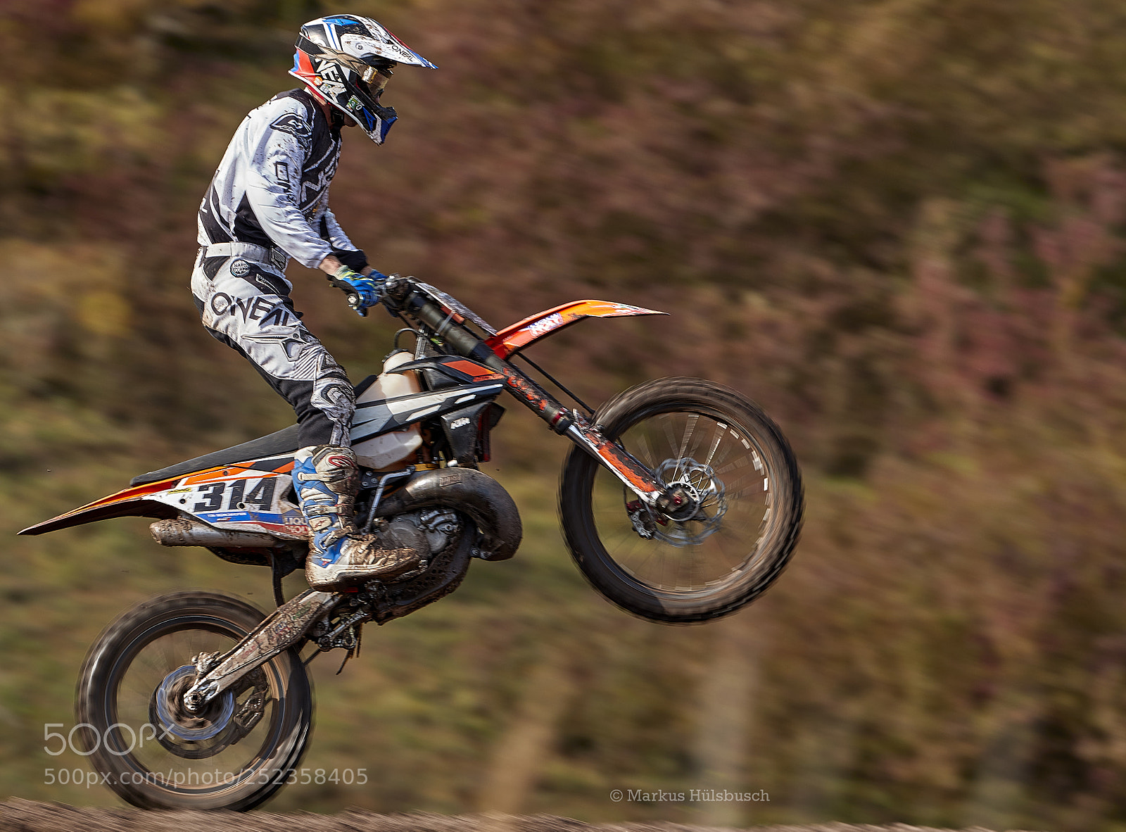 Canon EOS-1D X Mark II sample photo. And the wheels are photography