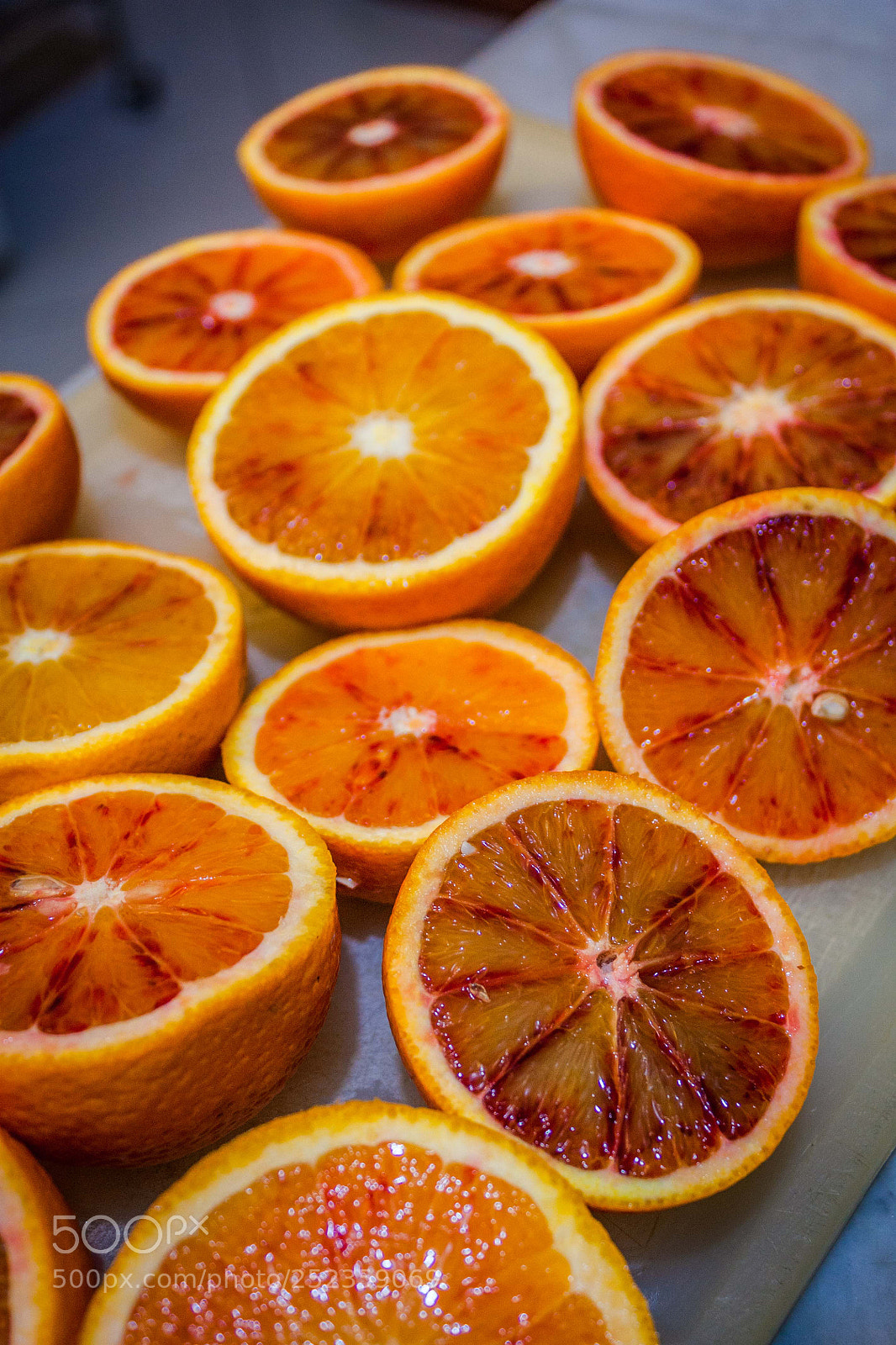 Canon EOS 450D (EOS Rebel XSi / EOS Kiss X2) sample photo. Freshly cut oranges photography