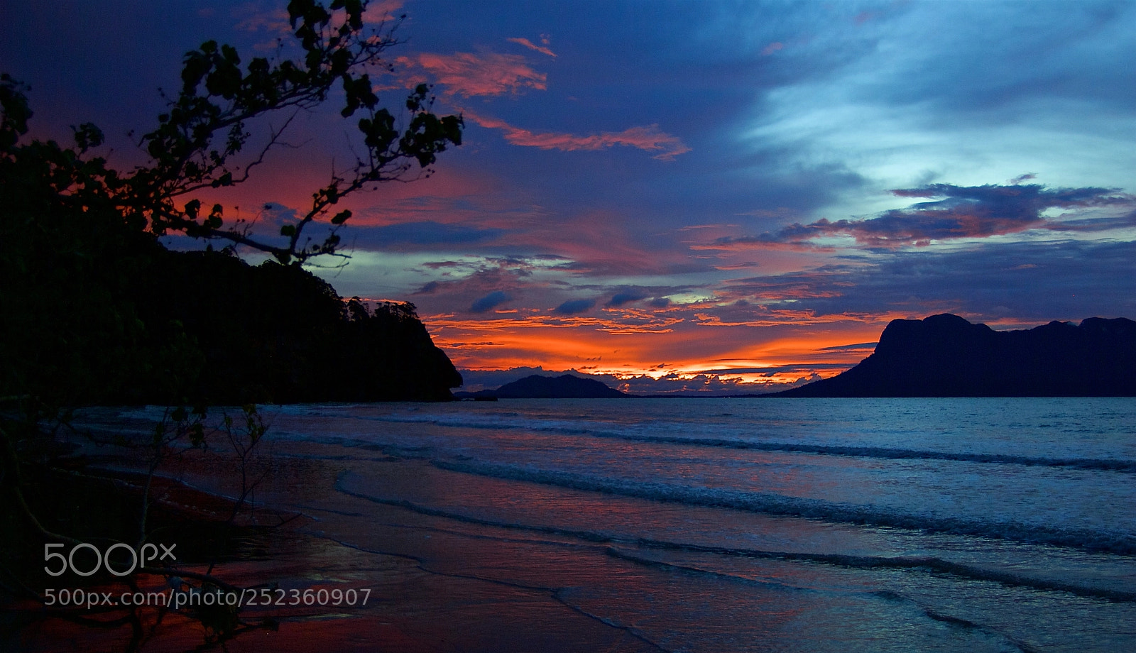 Pentax K10D sample photo. Bako national park photography