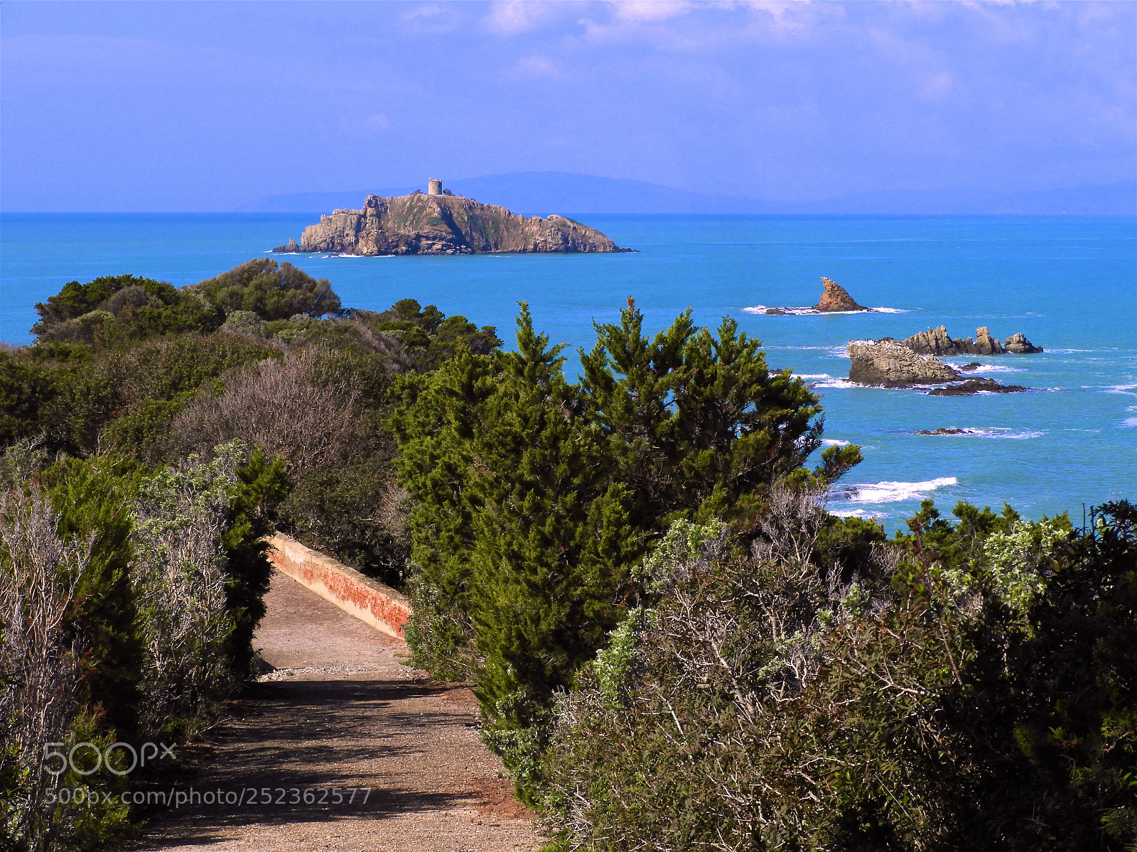 Nikon Coolpix B700 sample photo. The islet of the photography