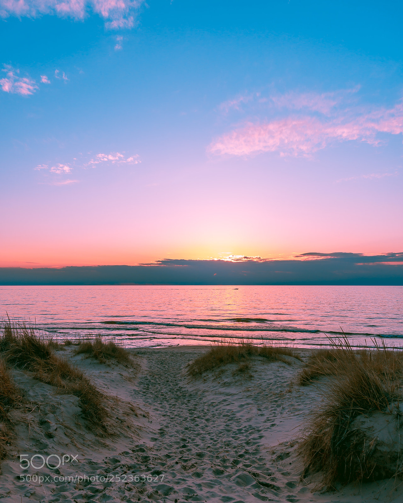 Sony a6300 sample photo. Run for the sunset photography
