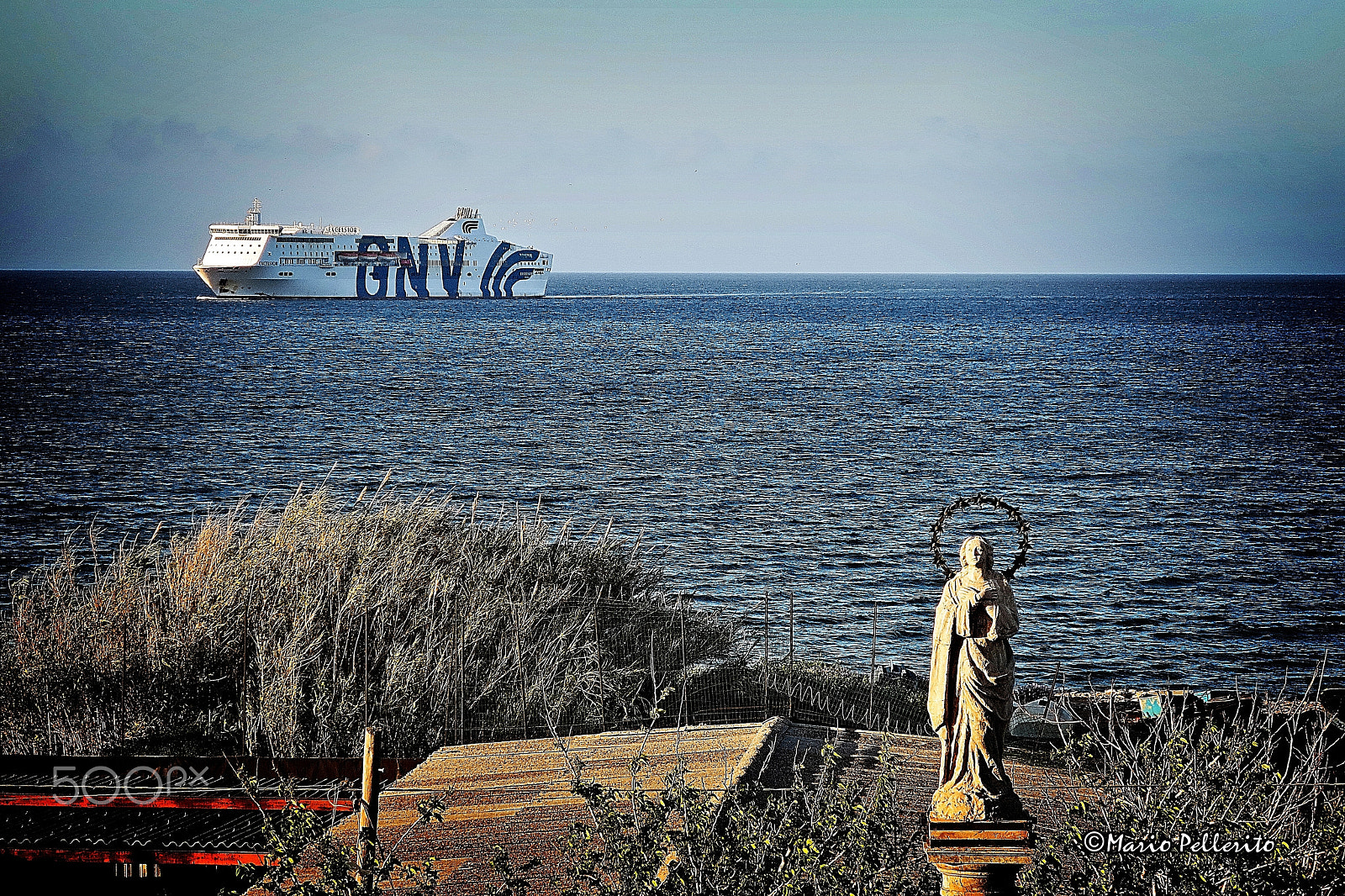 Canon PowerShot ELPH 330 HS (IXUS 255 HS / IXY 610F) sample photo. Uomini e mare... photography