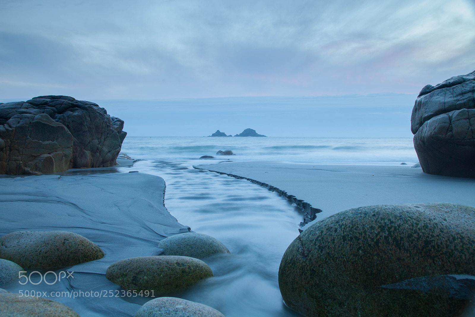 Canon EOS 5D Mark II sample photo. Porthnanven photography