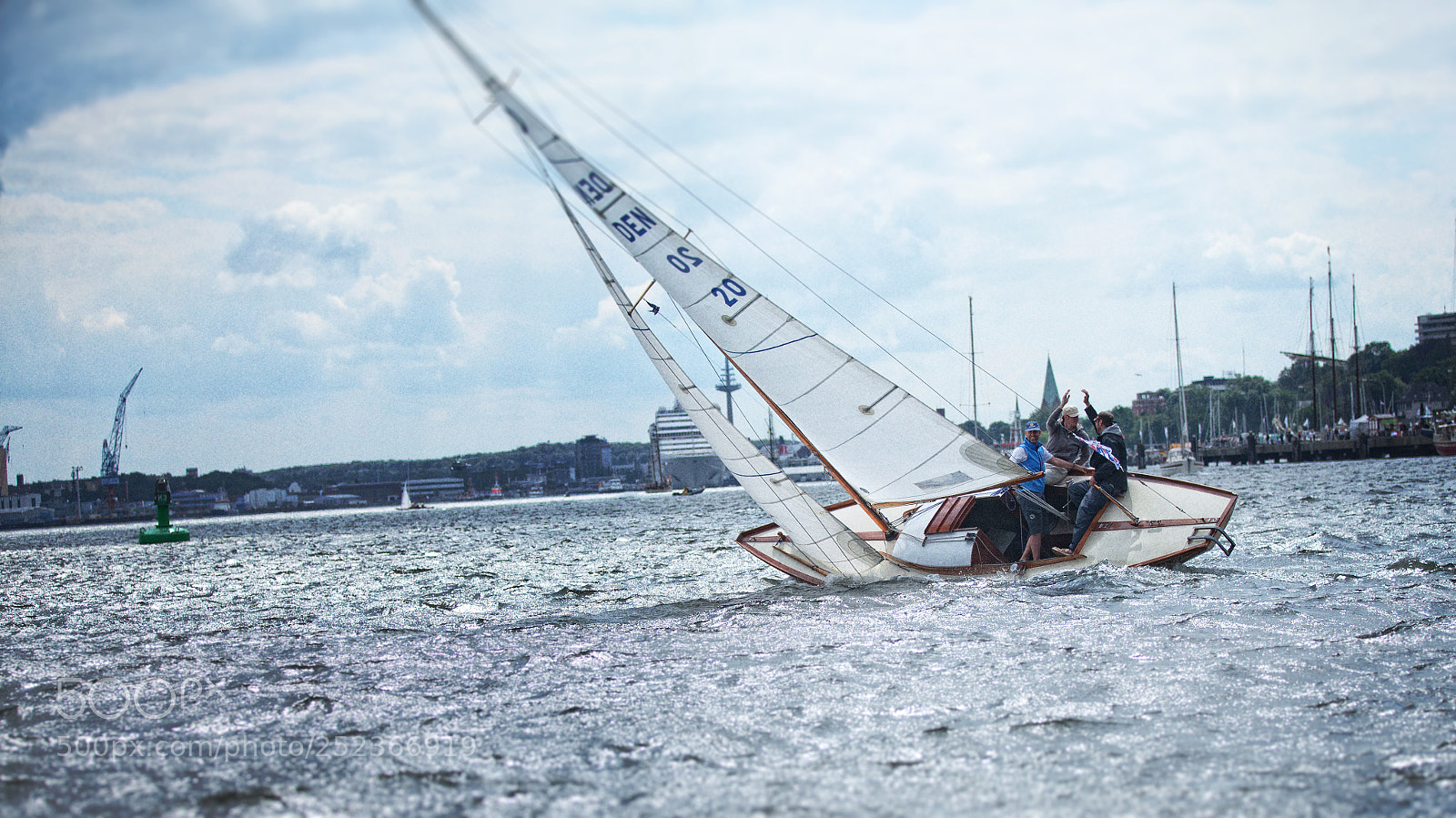 Canon EOS 5D Mark II sample photo. Classic regatta photography