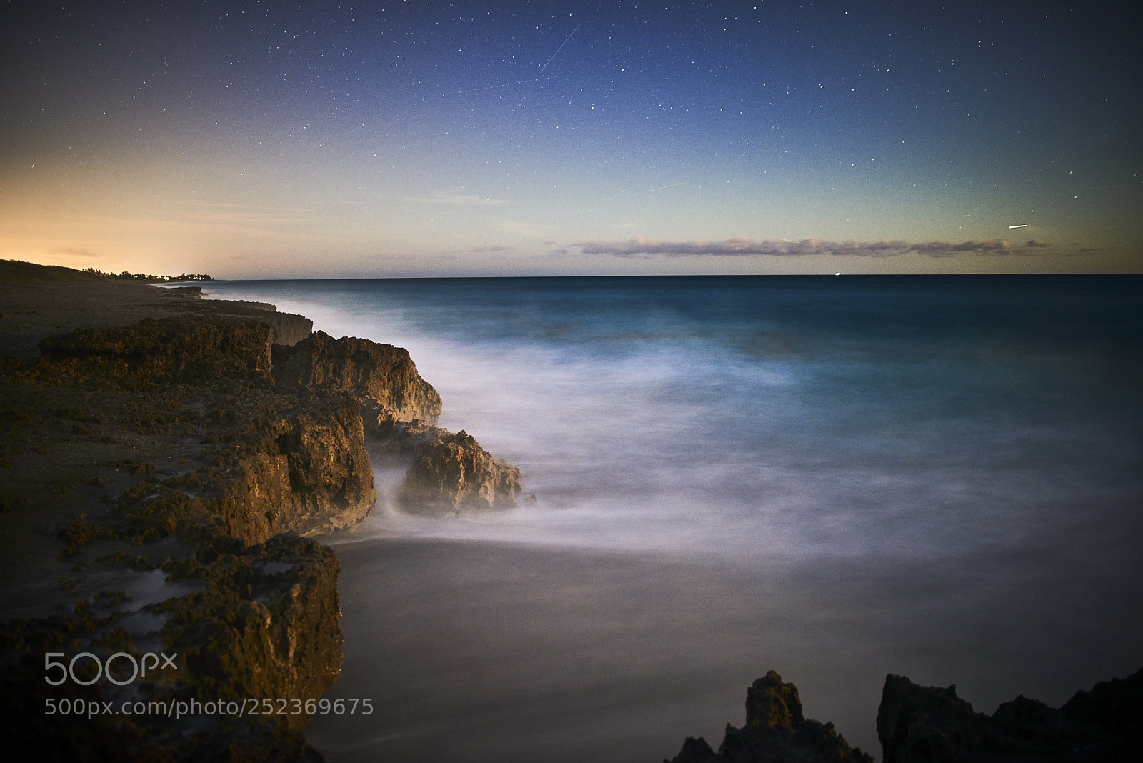 Nikon D810 sample photo. Moonrise over blowing rocks photography
