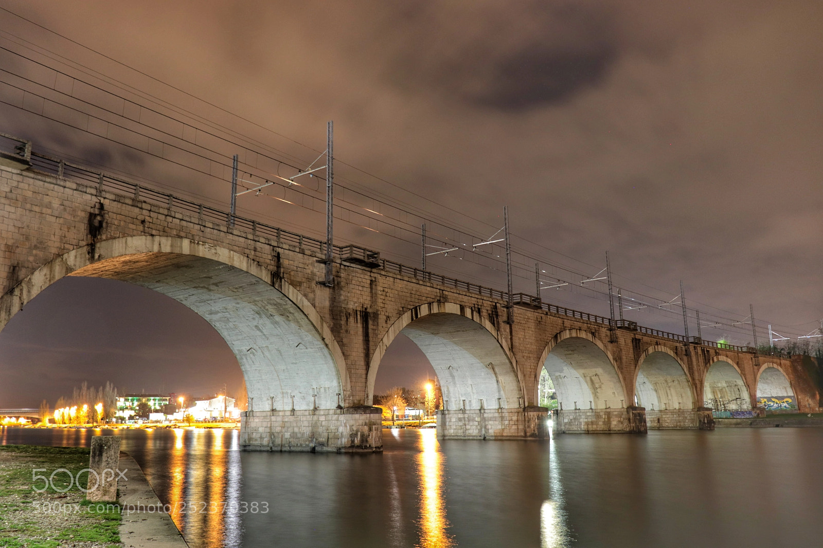 Canon EOS 77D (EOS 9000D / EOS 770D) sample photo. Ponte photography