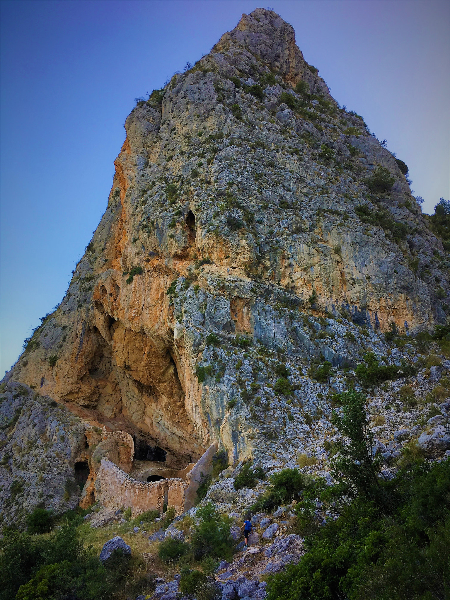 Apple iPad Pro sample photo. Cova fumà photography