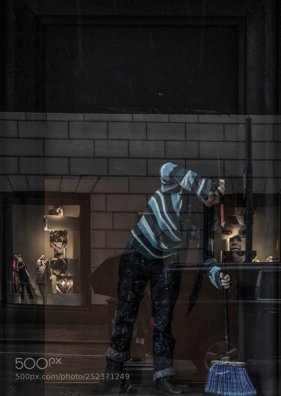 Nikon D5500 sample photo. Girl in the window photography