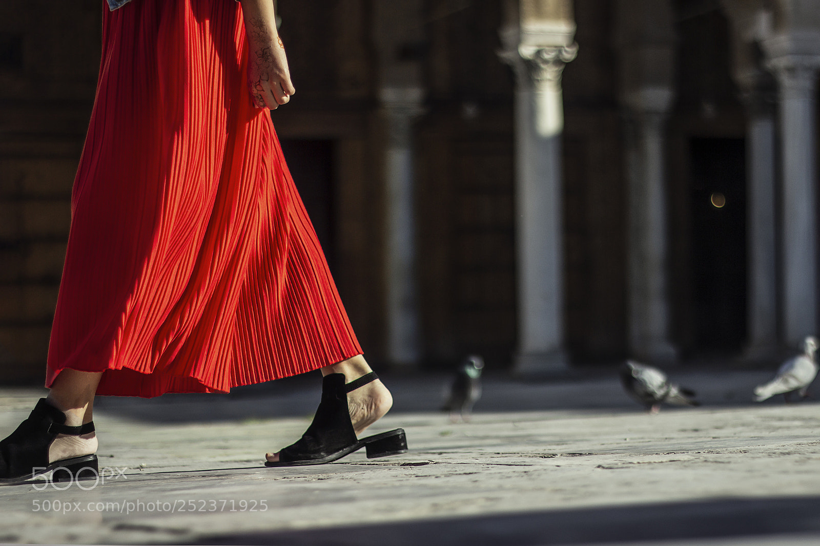 Canon EOS 600D (Rebel EOS T3i / EOS Kiss X5) sample photo. Red dress photography