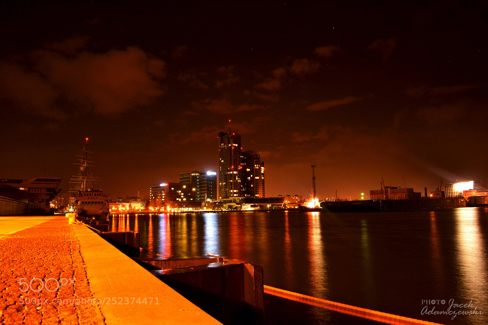 Nikon D5200 sample photo. Gdynia by night photography