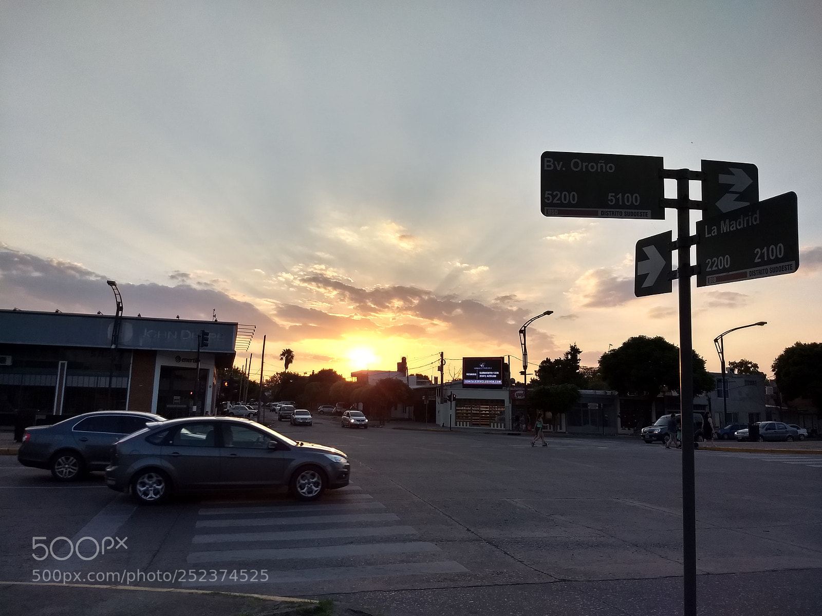 Motorola Moto G (5) Plus sample photo. Evening photography