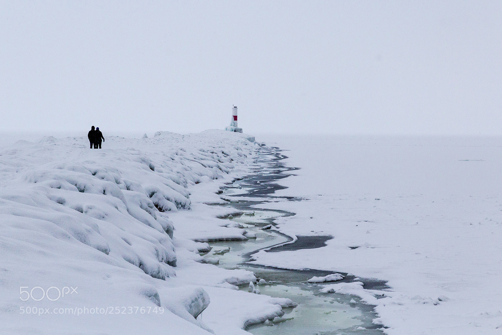 Canon EOS 600D (Rebel EOS T3i / EOS Kiss X5) sample photo. Frozen pier in frozen photography