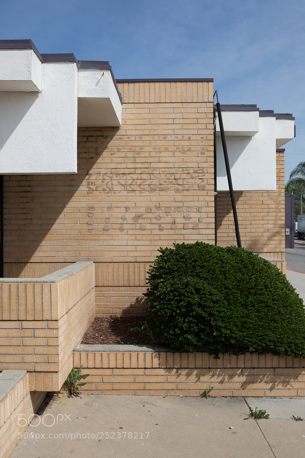 Canon EOS 5D Mark IV sample photo. Medical clinic whittier blvd photography