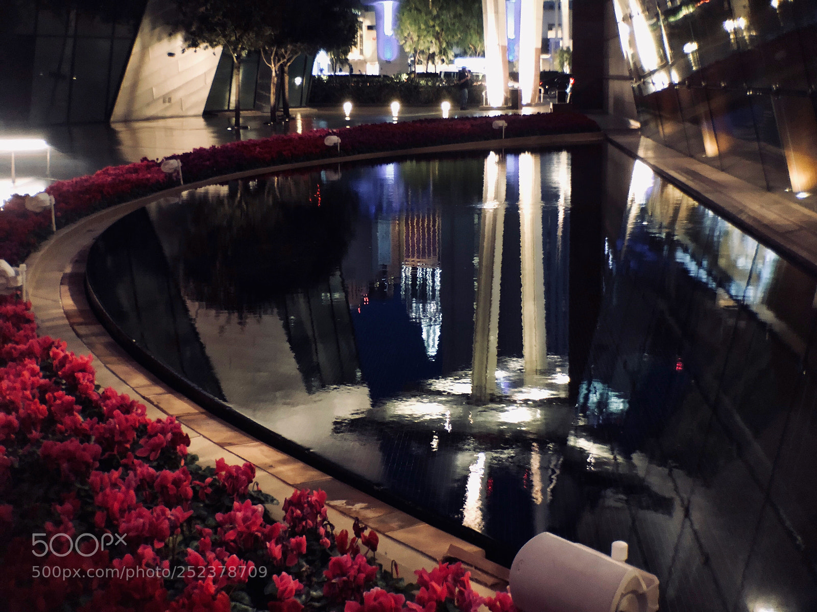 Apple iPhone 8 Plus sample photo. Night reflections photography