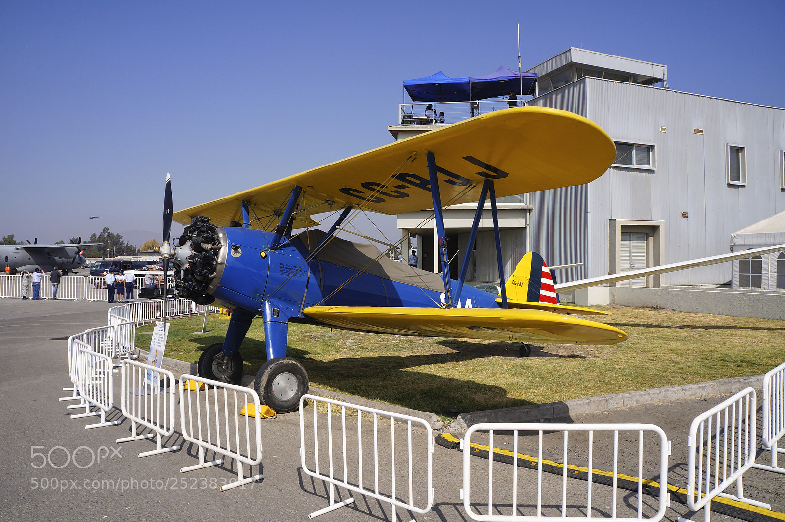 Sony Alpha NEX-5N sample photo. Blue plane photography