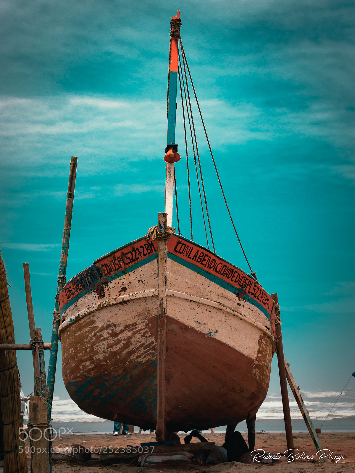 Canon EOS 77D (EOS 9000D / EOS 770D) sample photo. Boat photography