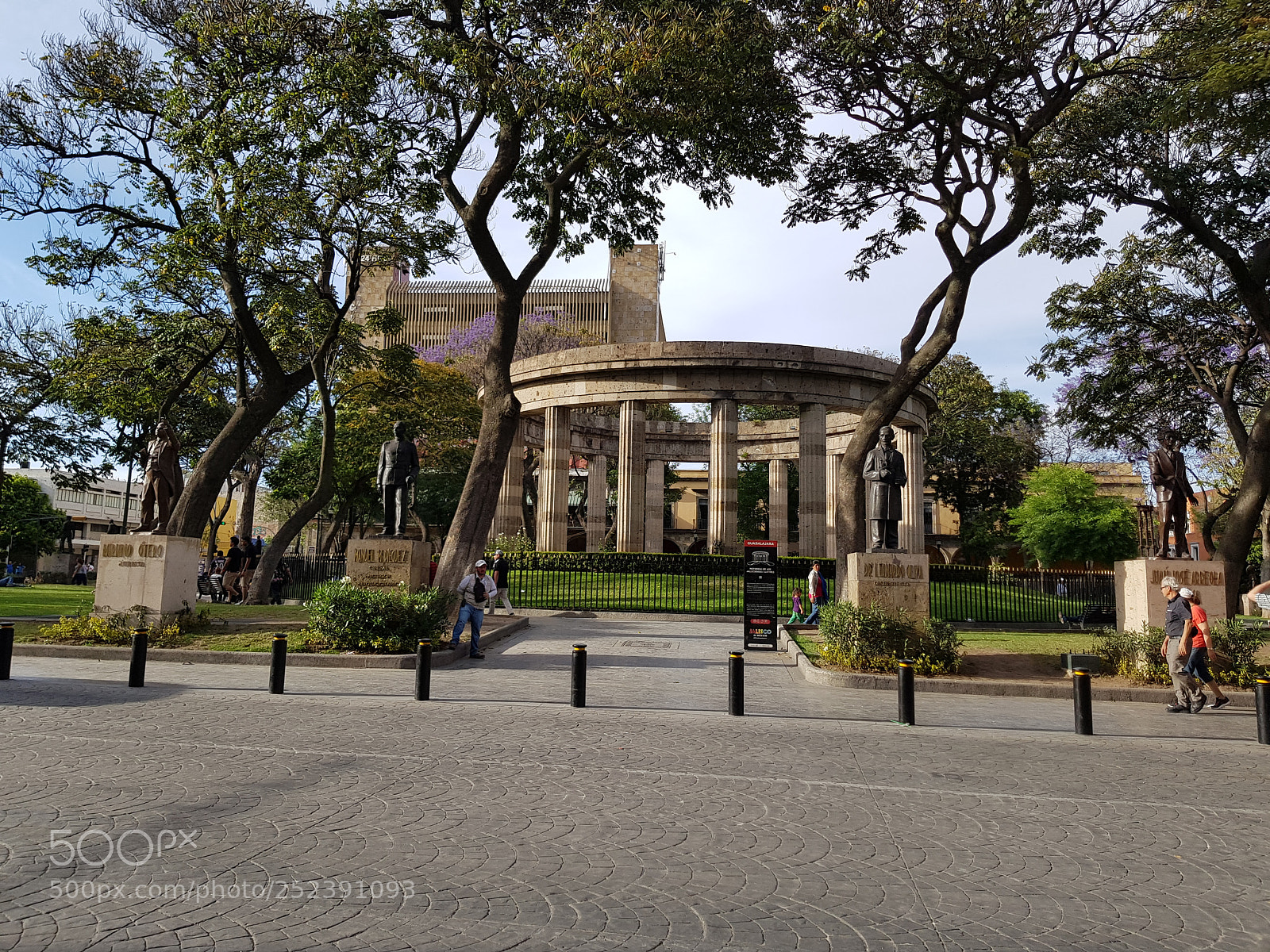 Samsung Galaxy S8 sample photo. Rotonda de los jaliciences photography