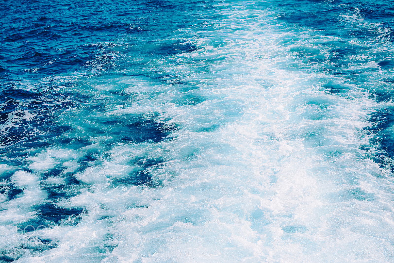 Nikon D7100 sample photo. Waves, foam and wake photography