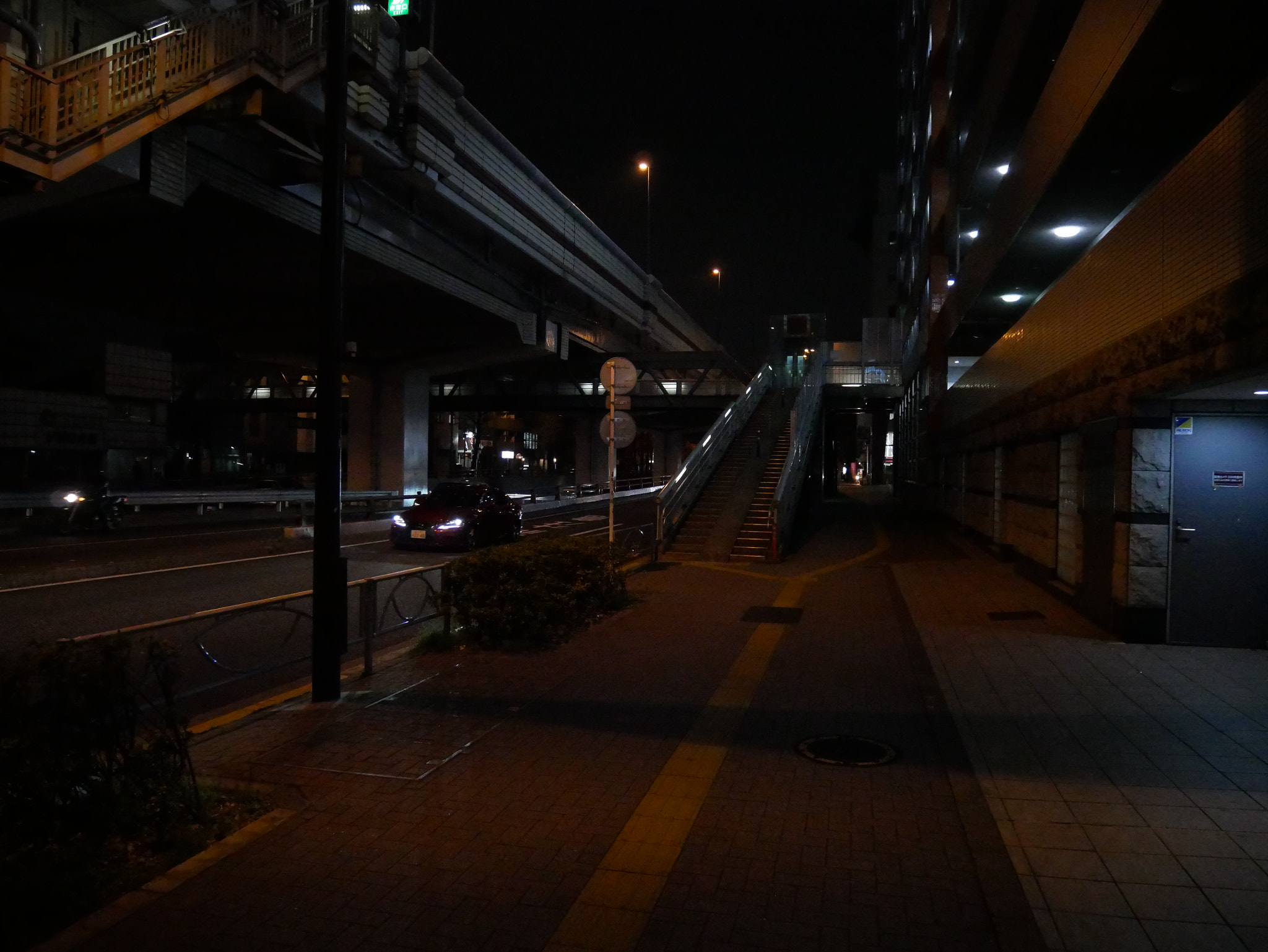Panasonic Lumix DMC-GX85 (Lumix DMC-GX80 / Lumix DMC-GX7 Mark II) sample photo. Daitabashi passageway photography