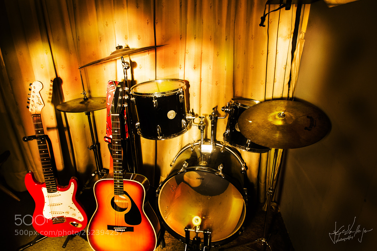 Canon EOS 600D (Rebel EOS T3i / EOS Kiss X5) sample photo. Instrumentos musicales photography